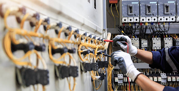 Professional Electrician technician working in Oxford, IN